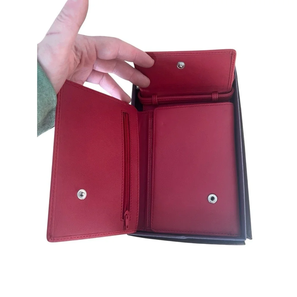 Royce Red Leather Crossbody Passport Travel Wallet With Adjustable Strap‎ NIB